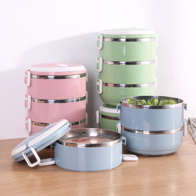 Stacking lunch box tiers separated